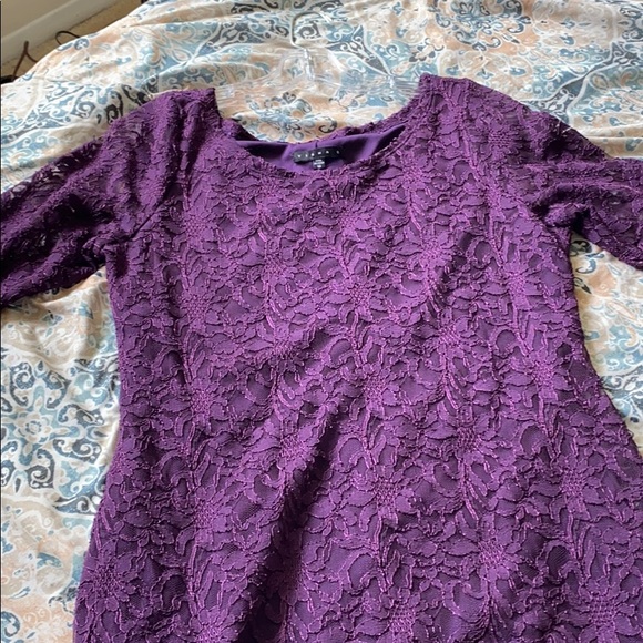 Woman’s Dress - Picture 4 of 6